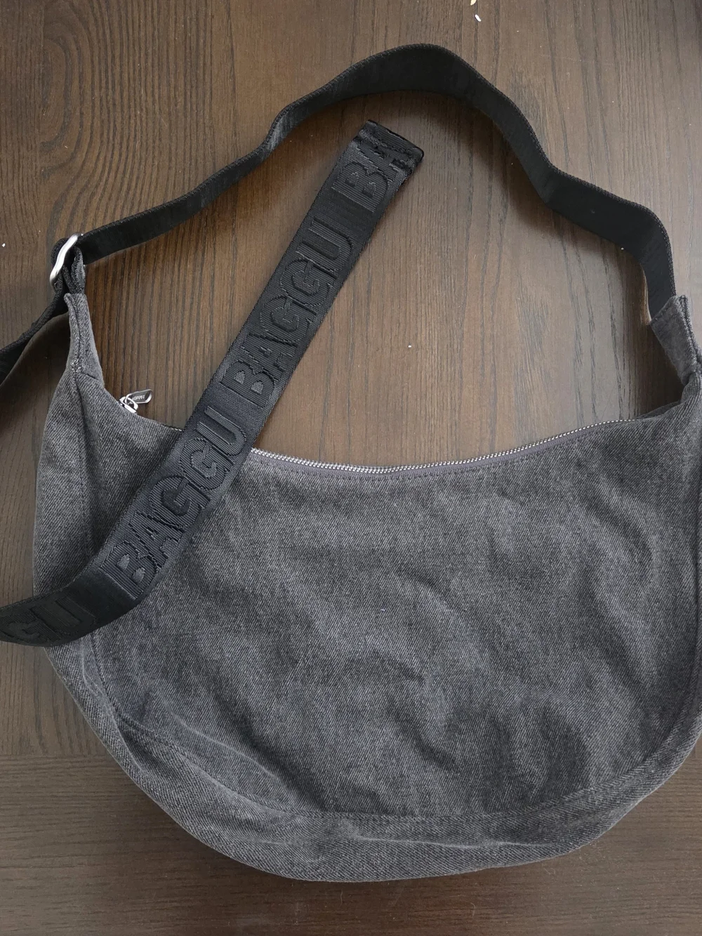 BAGGU Charcoal Canvas Crossbody with Branded Black Strap